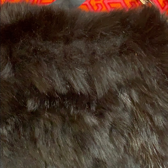 Tory Burch black Rabbit fur logo handbag w chain - Picture 4 of 8